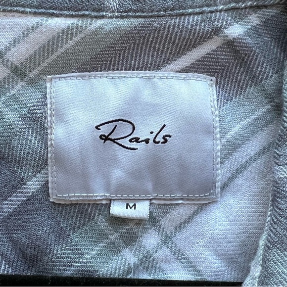 ⭐️ Rails Hunter Shirt Women's Medium Ocean Blue & White Plaid
Button Top - Picture 6 of 12